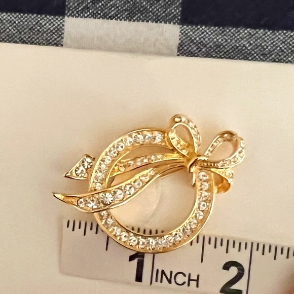 NIB Nolan Miller Crystal Heirloom Brooch Pin - Picture 7 of 7